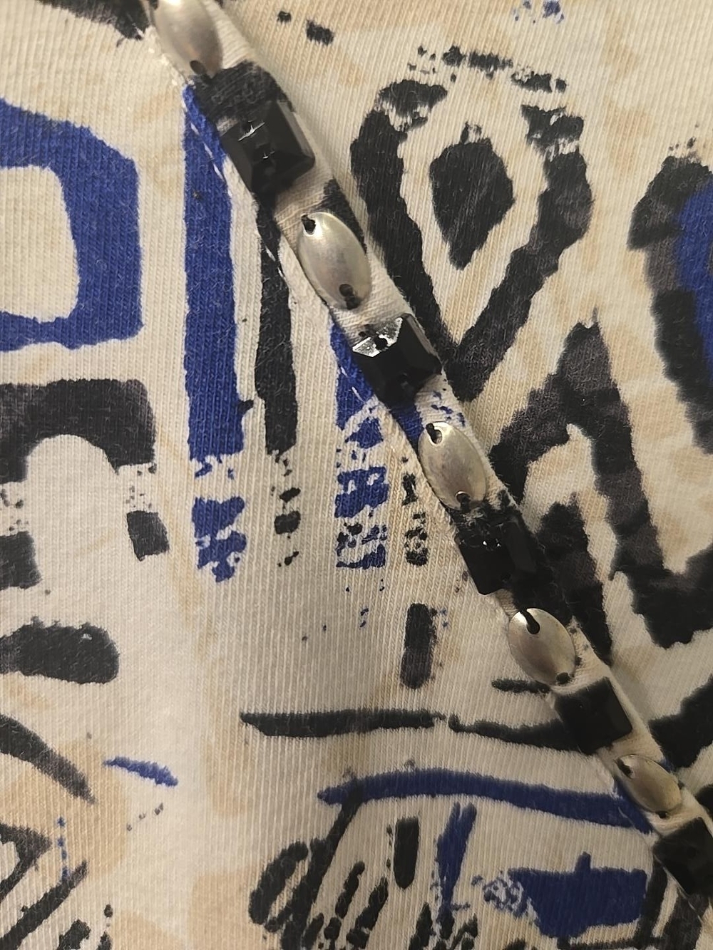 Ruby Rd Abstract Geometric Print Embellished V Neck Top Small - Picture 6 of 8